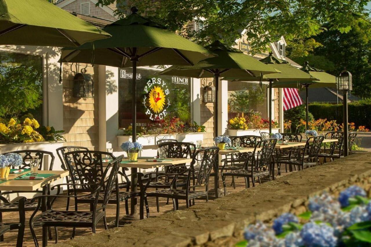 Inn On The Square Фалмът Екстериор снимка
